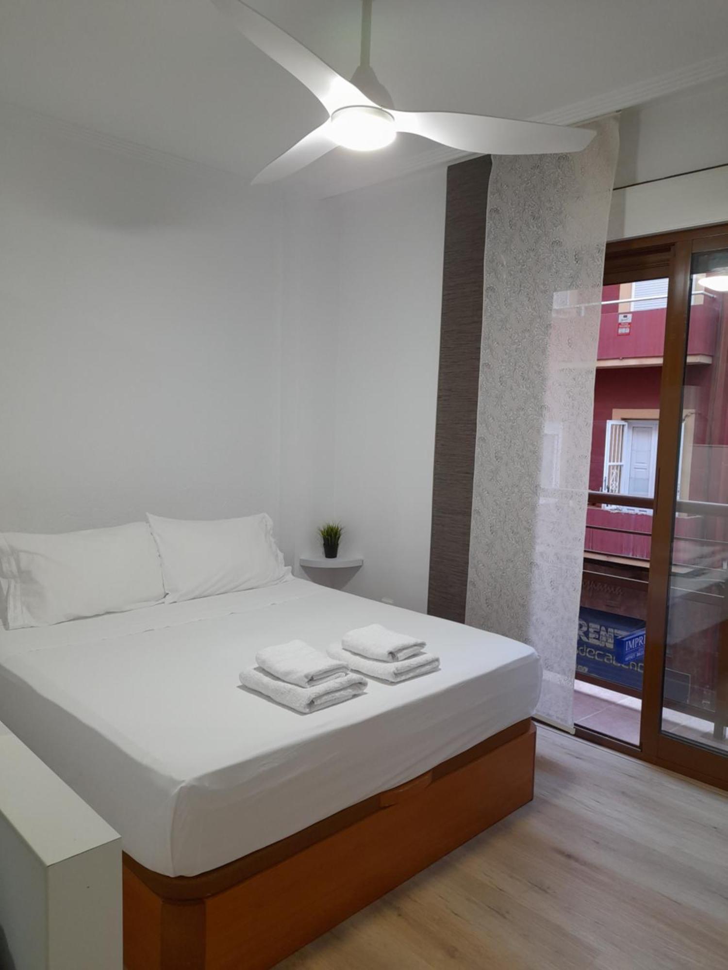 Comodo Aparta Estudio Centrico En Alicante Esterno foto